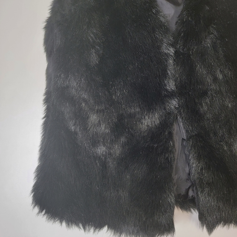 LOVE Tree Faux Fur Cozy Black Vest Women's Soft size Midium - Picture 6 of 11